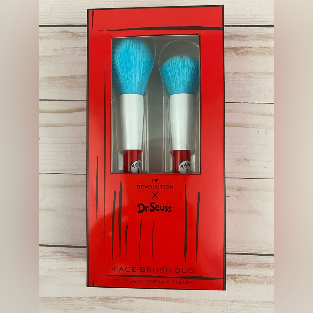I Love Revolution Beauty Dr Seuss Thing 1 & 2 Face Brush Duo Set New